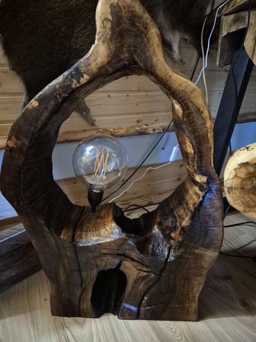 De vânzare veioza rustica, masuta de cafea ,suport sticle de vin