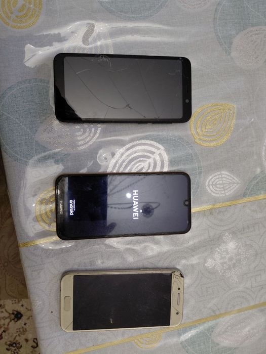 Продам телефоны с разбитыми экранами