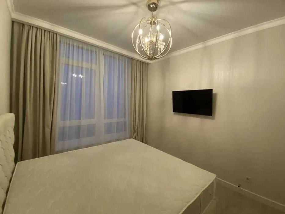 Дава се под наем Двустаен апартамент в София, Зона Б-18 - 65 кв.м за 612 € - Снимка #1