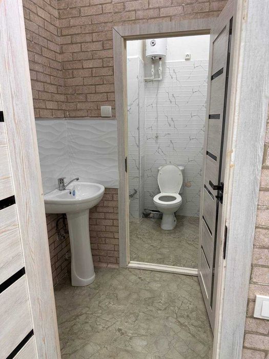 Аренда офиса в здании ЦГУ Яккасарой, ориентир  Корзинка аэропорт