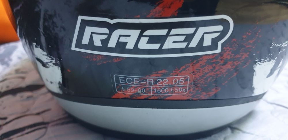 Продаётся Мотошлем "Racer"
