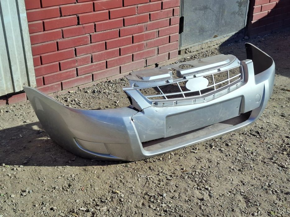 Продам бампер на приору
