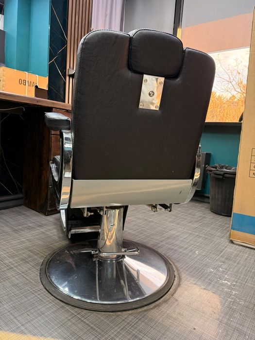 Продаются кресла для барберов