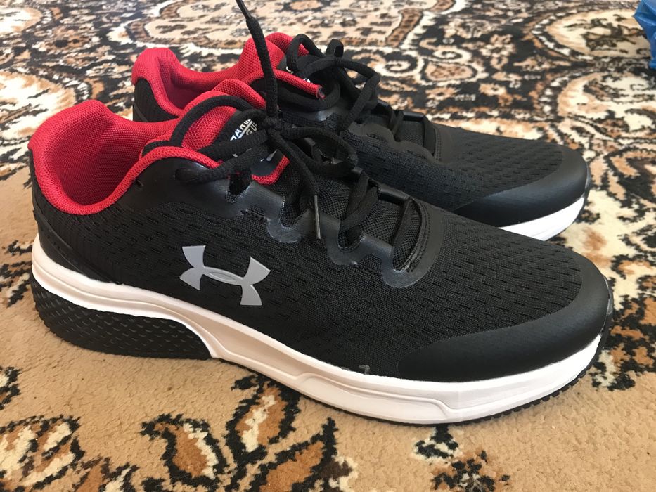 Кроссовки удобные