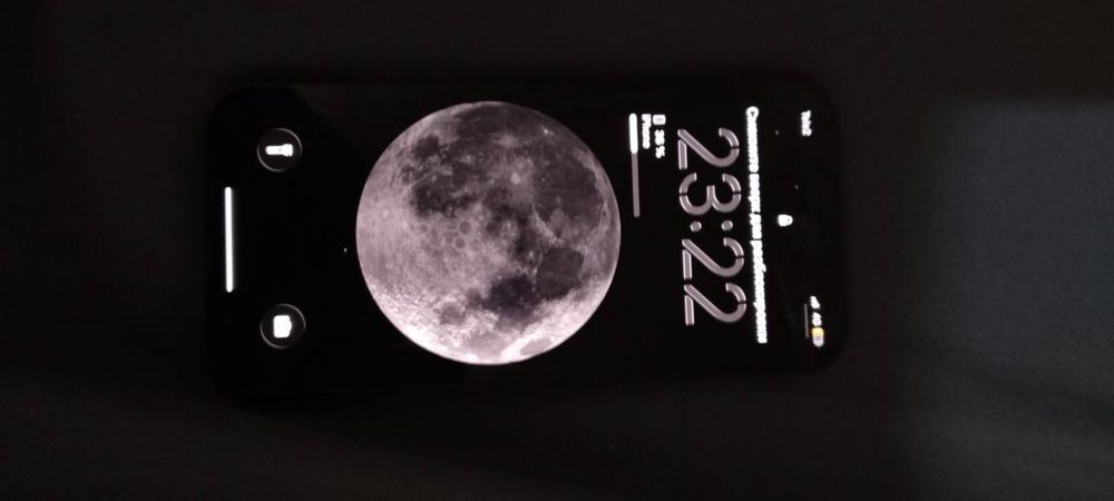 Продам iPhone 12