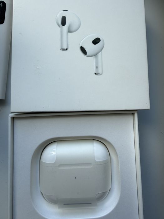 Продам airpods 3