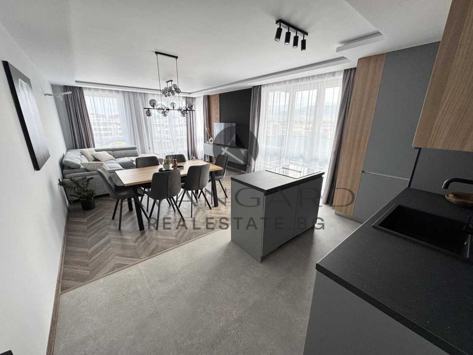 Продава се Тристаен апартамент в Пловдив, Остромила - 114 кв.м за 2150 €/кв.м - Снимка #1