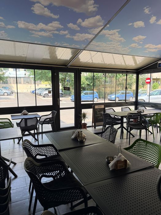 Inchiriez spatiu comercial 400mp
