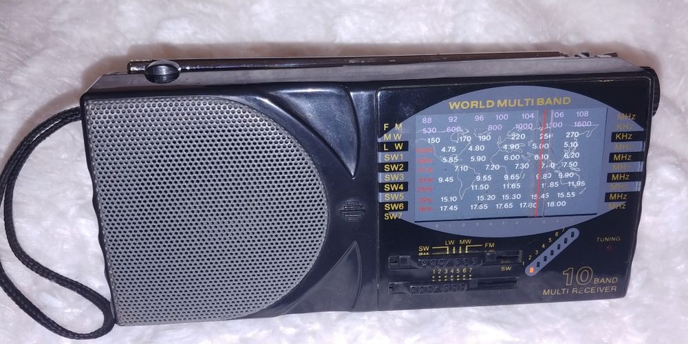 Radio portabil World receiver  10 lungimi dubla conversie