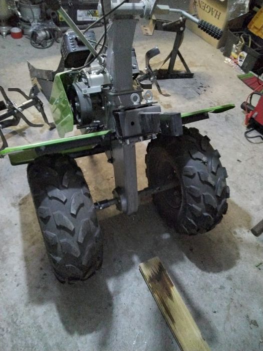 Продам мотоблок ПАХАРЬ  3 скоростной