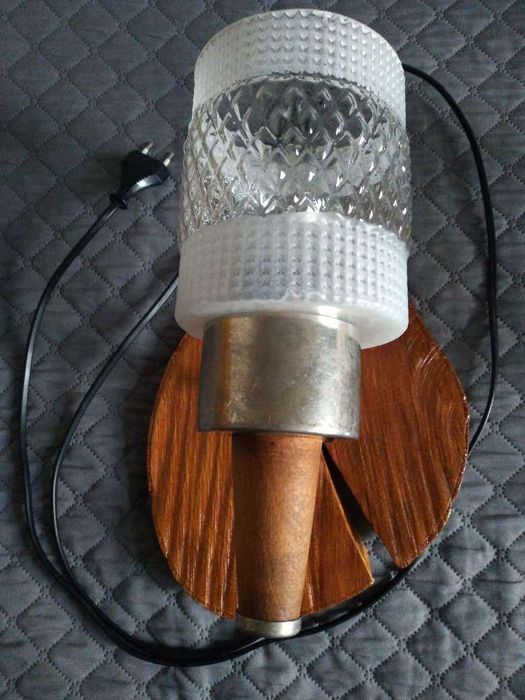 Абажур за стена --