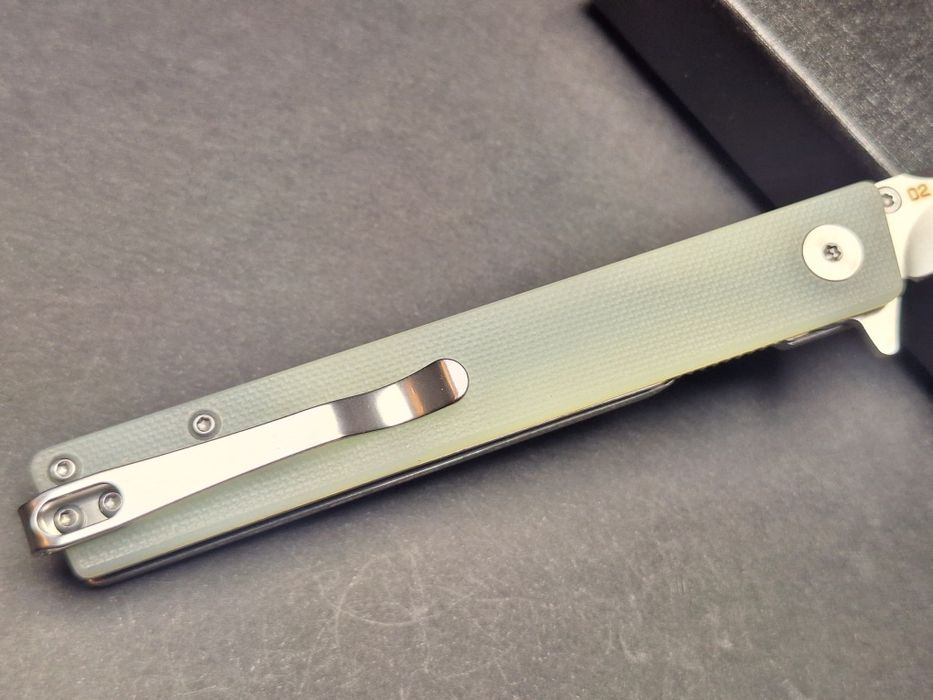 Сгъваем нож-стомана D2-дръжка G10