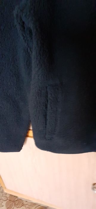 Пуловер черен,  пухкав, рошав