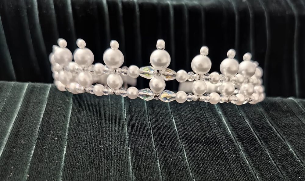 Vând coronita / diadema / tiara de de mireasa cu perle