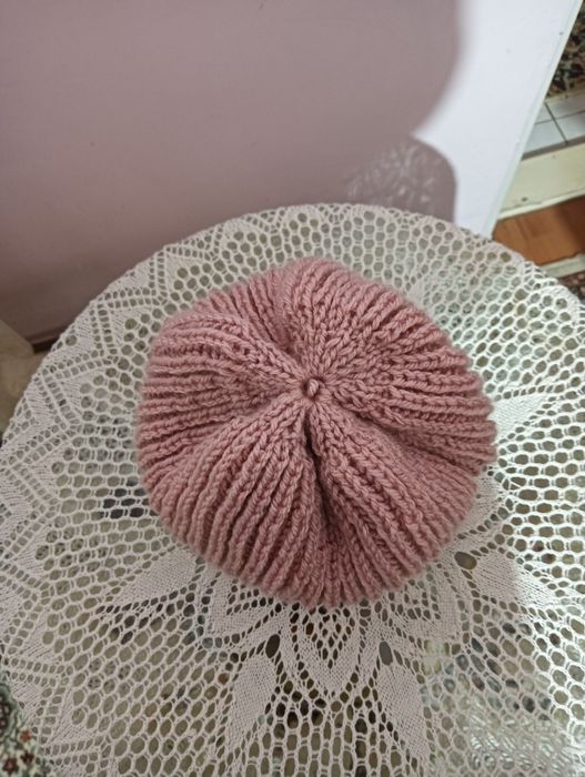 Caciula damă, tricotate manual