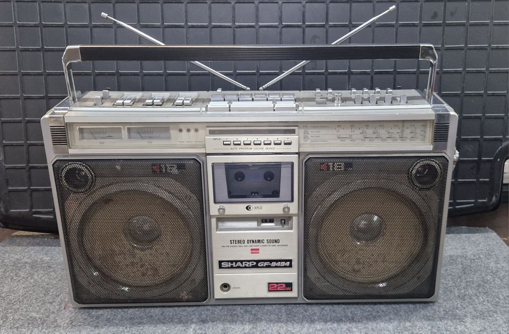 Радиокасетофон SHARP GF9494