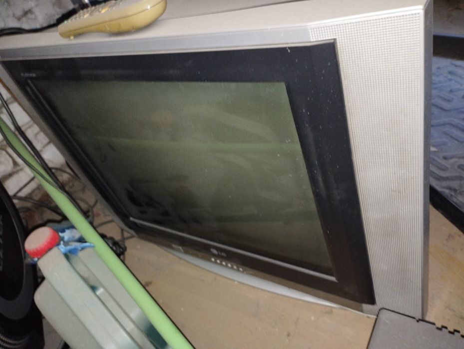 Телевизор LG 21' 2 шт