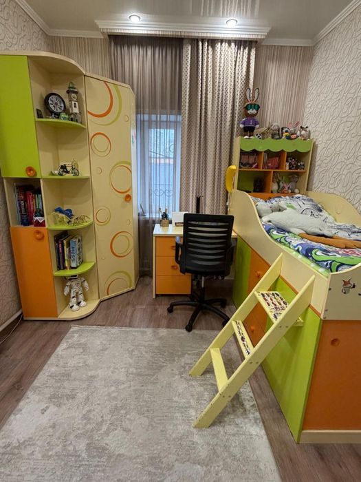 Мебельный гарнитур в детскую