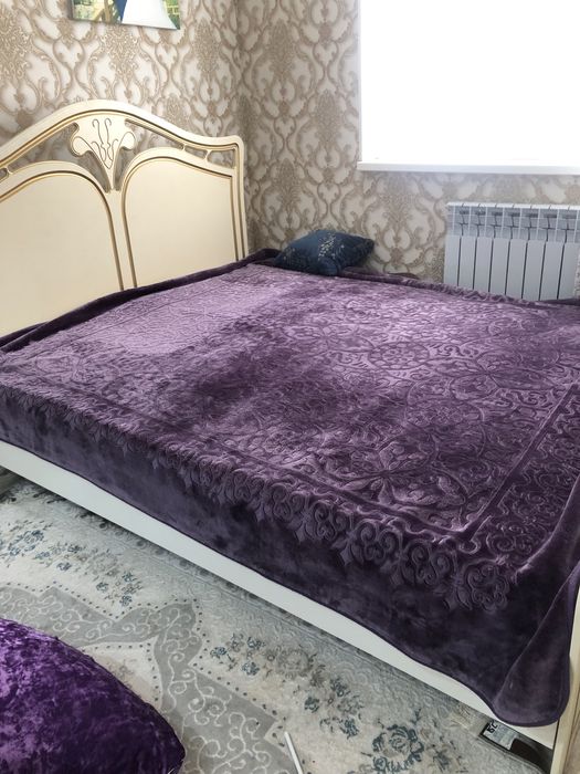 двухспальная кровать