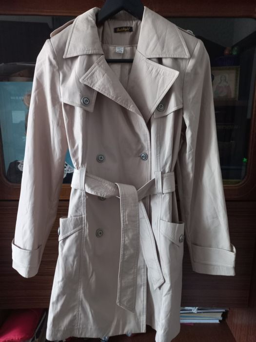 Продам  женский плащ .