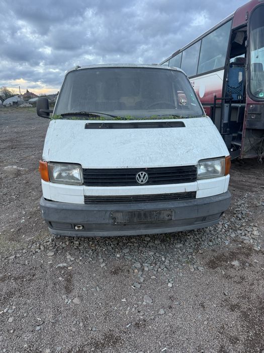 Двигател vw transporter T4 2.4 d