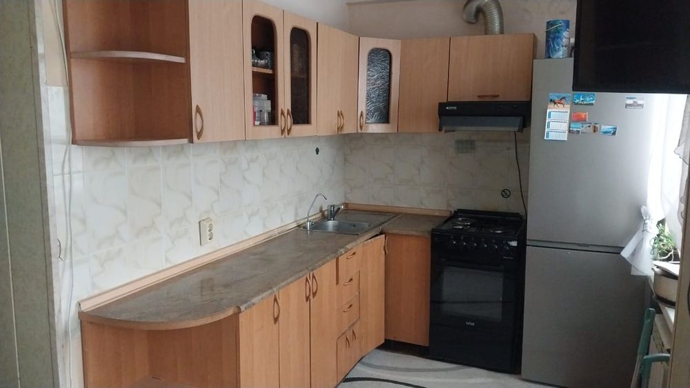 Продам кухонный гарнитур б/у