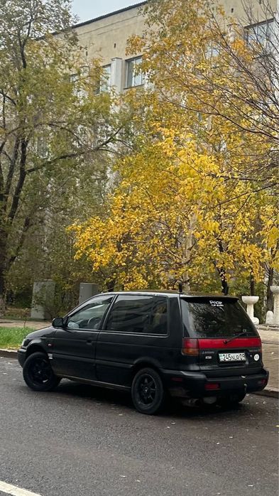 Продам mitsubishi space runner
