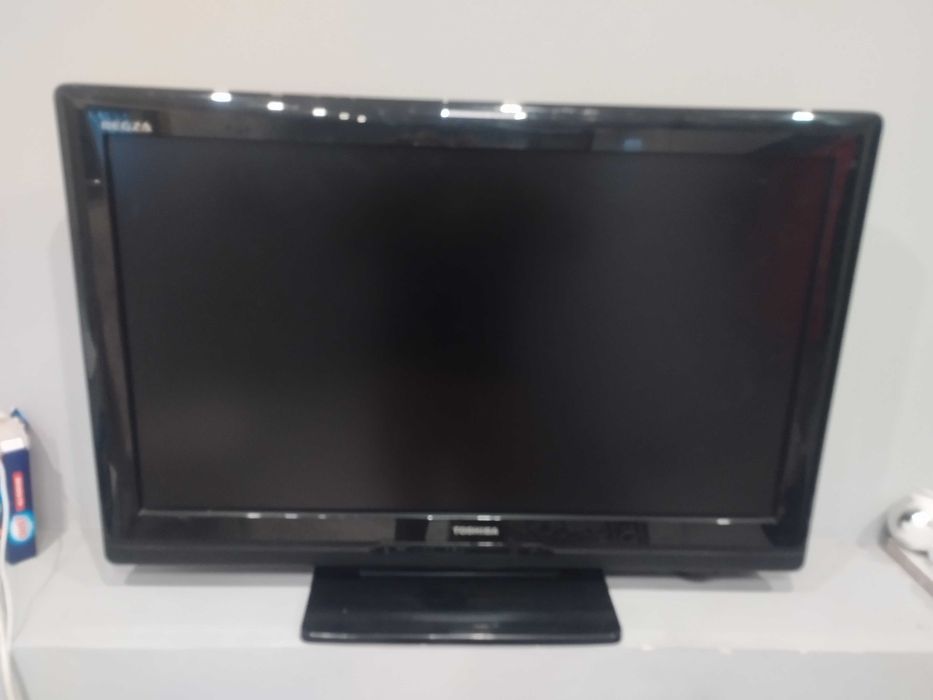 Vând tv LCD Toshiba in stare perfecta de funcționare