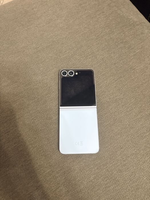 Samsung Galaxy Z Flip 6