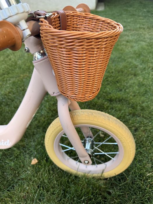 Bicicleta fara pedale fetite