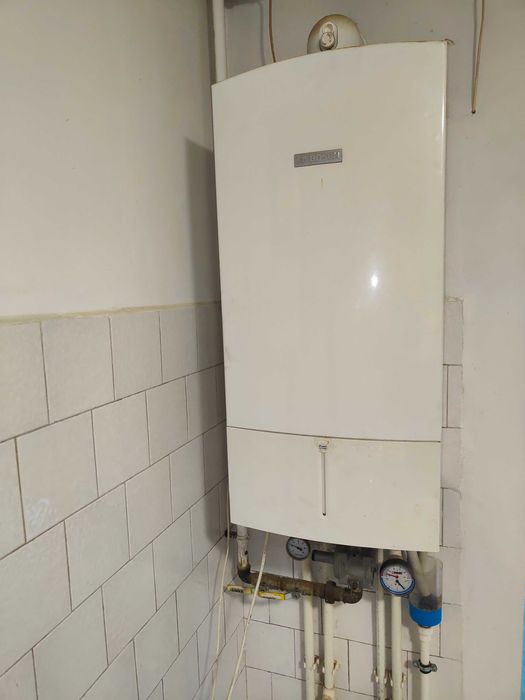Vând centrală termică pe gaz BOSCH Condens 3000W folosită