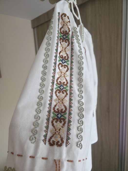 Cămașă cu mărgele