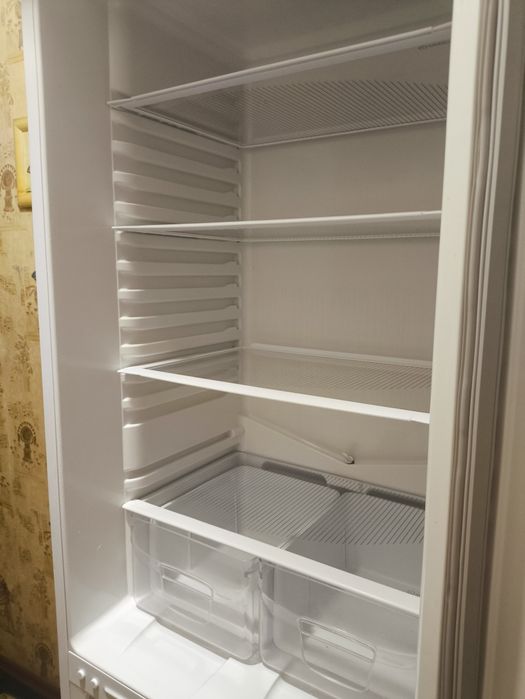 Холодильник Indesit SB200