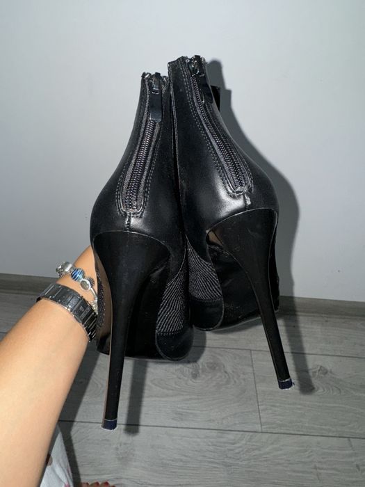 Botine ghete negre cu toc subtire