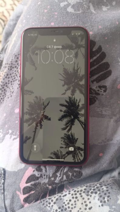 Продам айфон 11