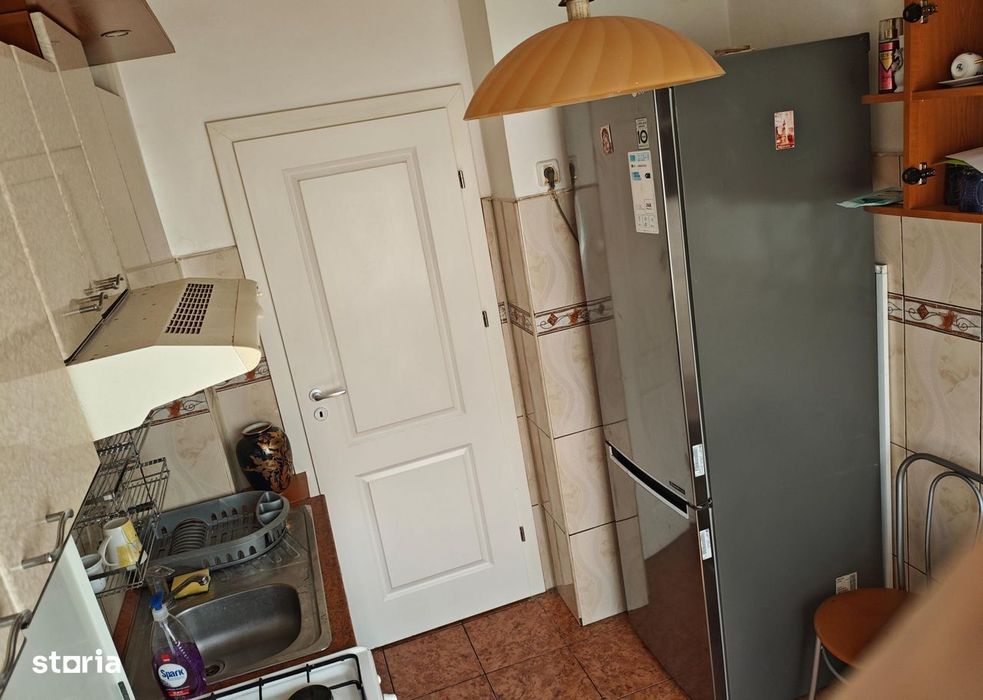 închiriez ap 2 camere Podgoria et 2
