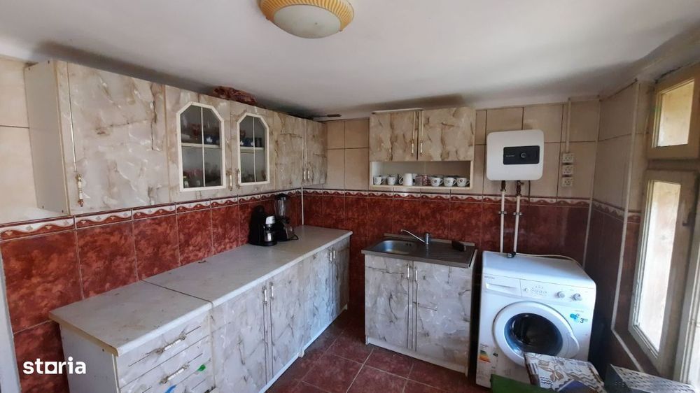 Vând proprietate în sat Brătești, com. Șirna, jud. Prahova