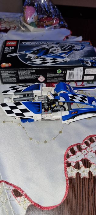 Lego Technic 8-14 42024