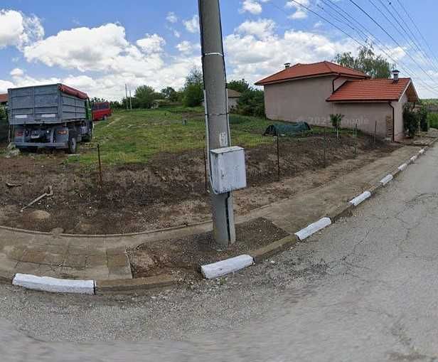 Продавам парцел в област Плевен, гр. Славяново, 840 кв.м.