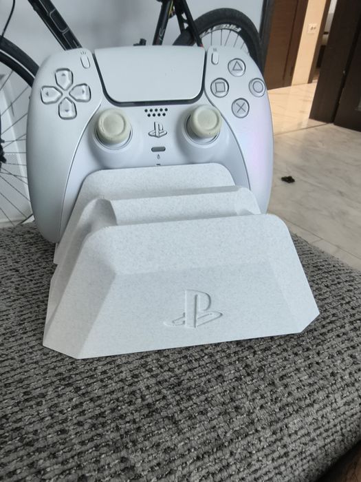 Стойка за playstation 5 dualsense джойстици