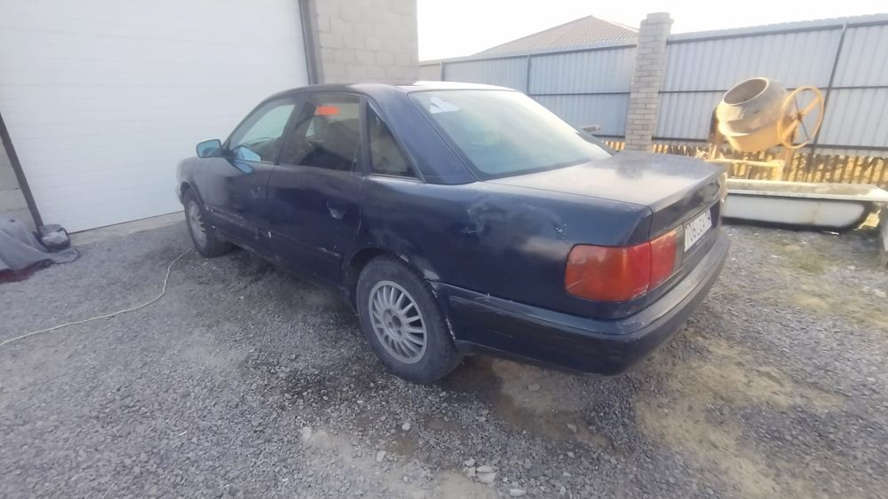 Ауди С4 100, 1992 года