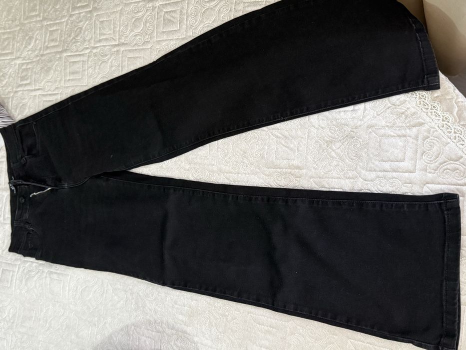 Джинсы женские в отличном состоянии.