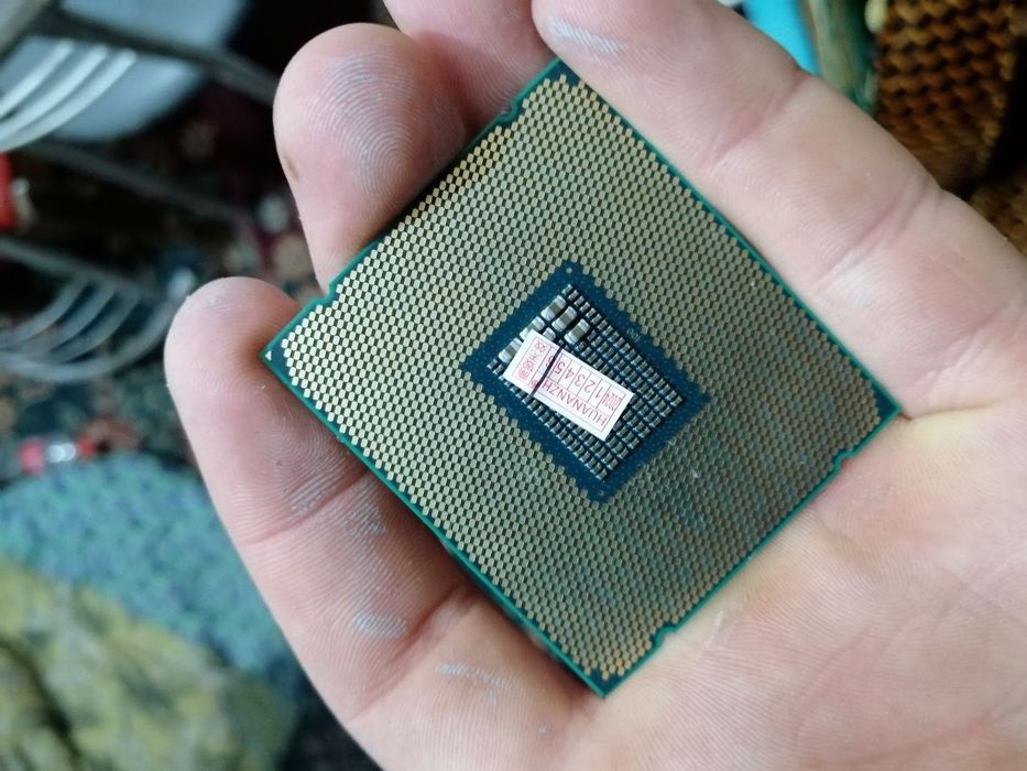 Xeon e5 2680 v4 rx 590 8gb