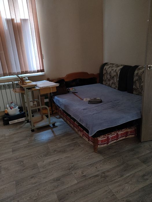 Кровать матрас столик