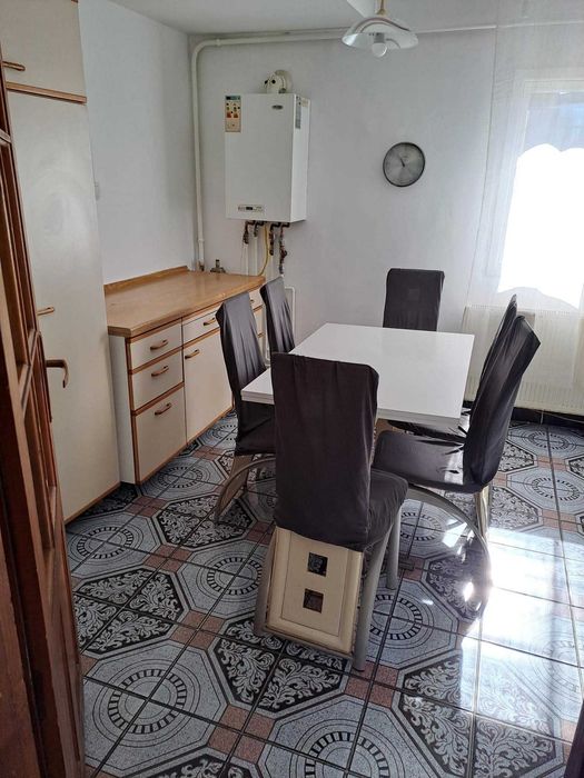 Vand Apartament 3 camere Lugoj