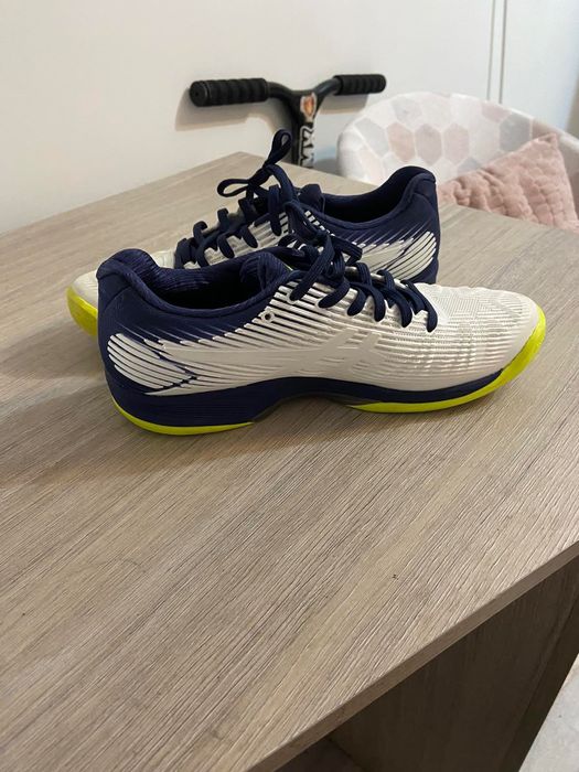 Волейболни обувки ASICS 39,5номер