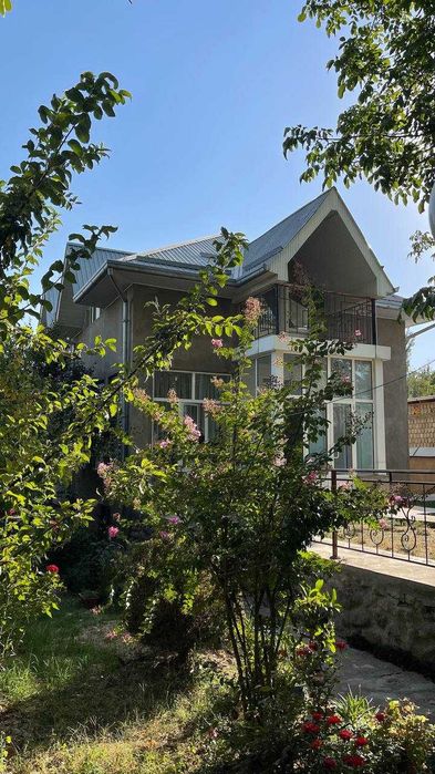 Toshkent Viloyati Bo'stonliq tumani Oq Tosh Soyliq qishlog'i