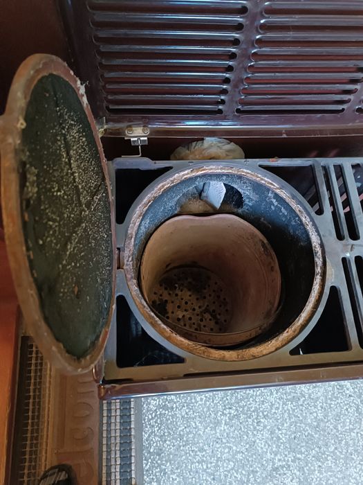 Отоплителна печка на твърдо гориво