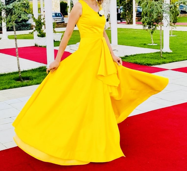 Vând rochițe mamă - fiice