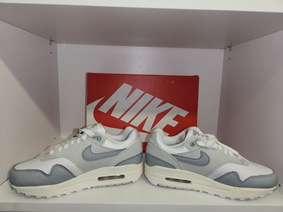 NIKE AIR MAX 1 87
номер 35.5
NIKE AIR MAX 1 87
номер 35.5

Цена 71 Е